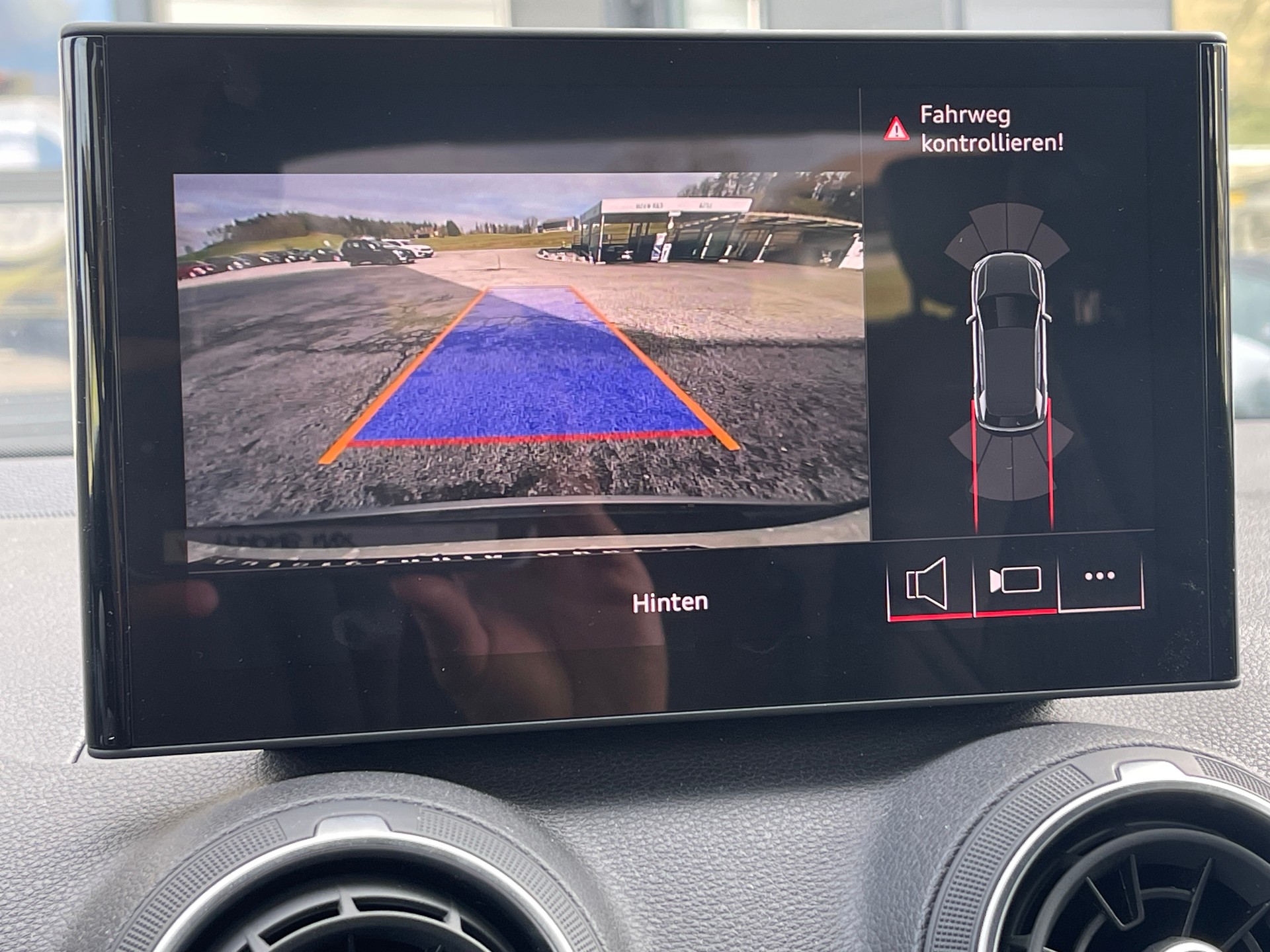 AUDI SQ2 TFSI quattro S-tronic-image-19