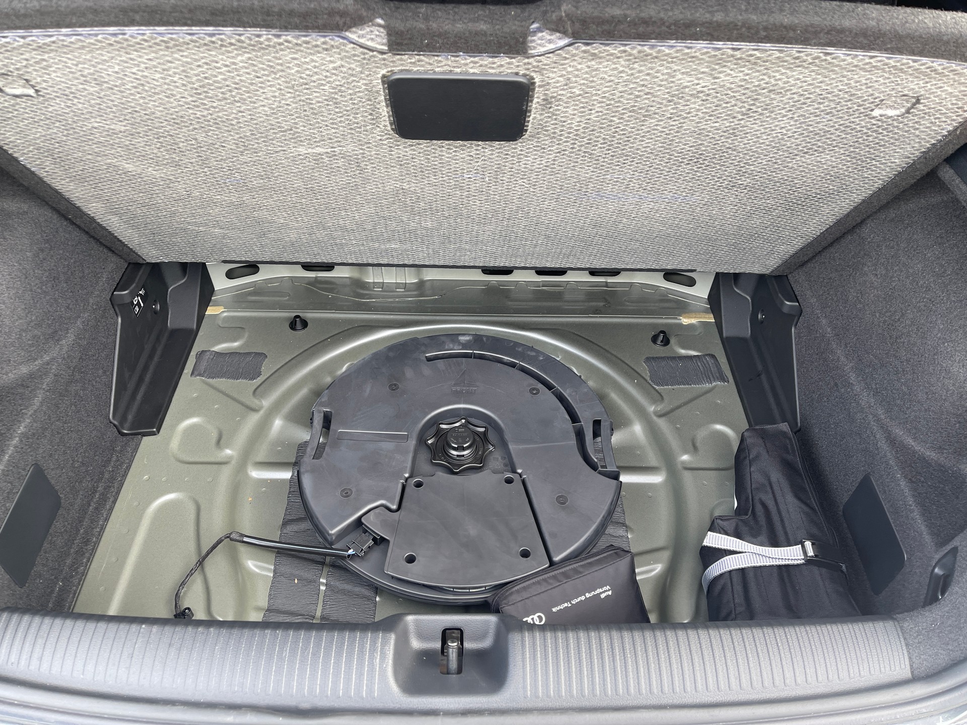 AUDI SQ2 TFSI quattro S-tronic-image-7