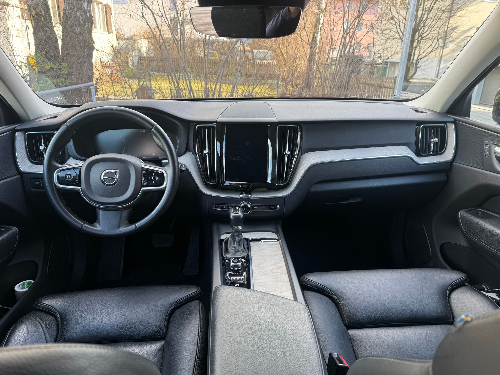 VOLVO XC60 D5 AWD Inscription Geartronic-image-9