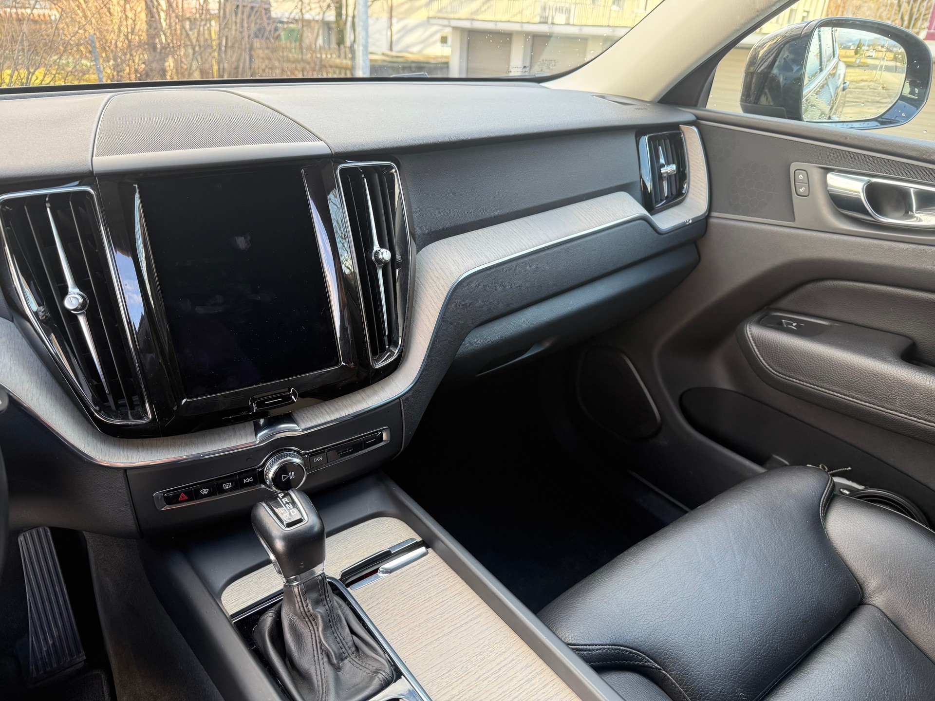 VOLVO XC60 D5 AWD Inscription Geartronic-image-11