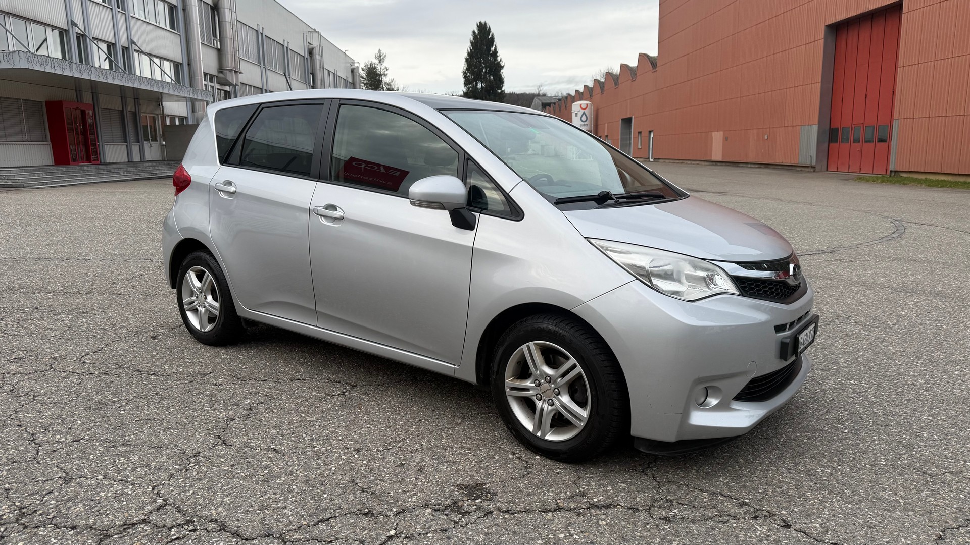 SUBARU Trezia 1.4D Swiss Luxury-image-1