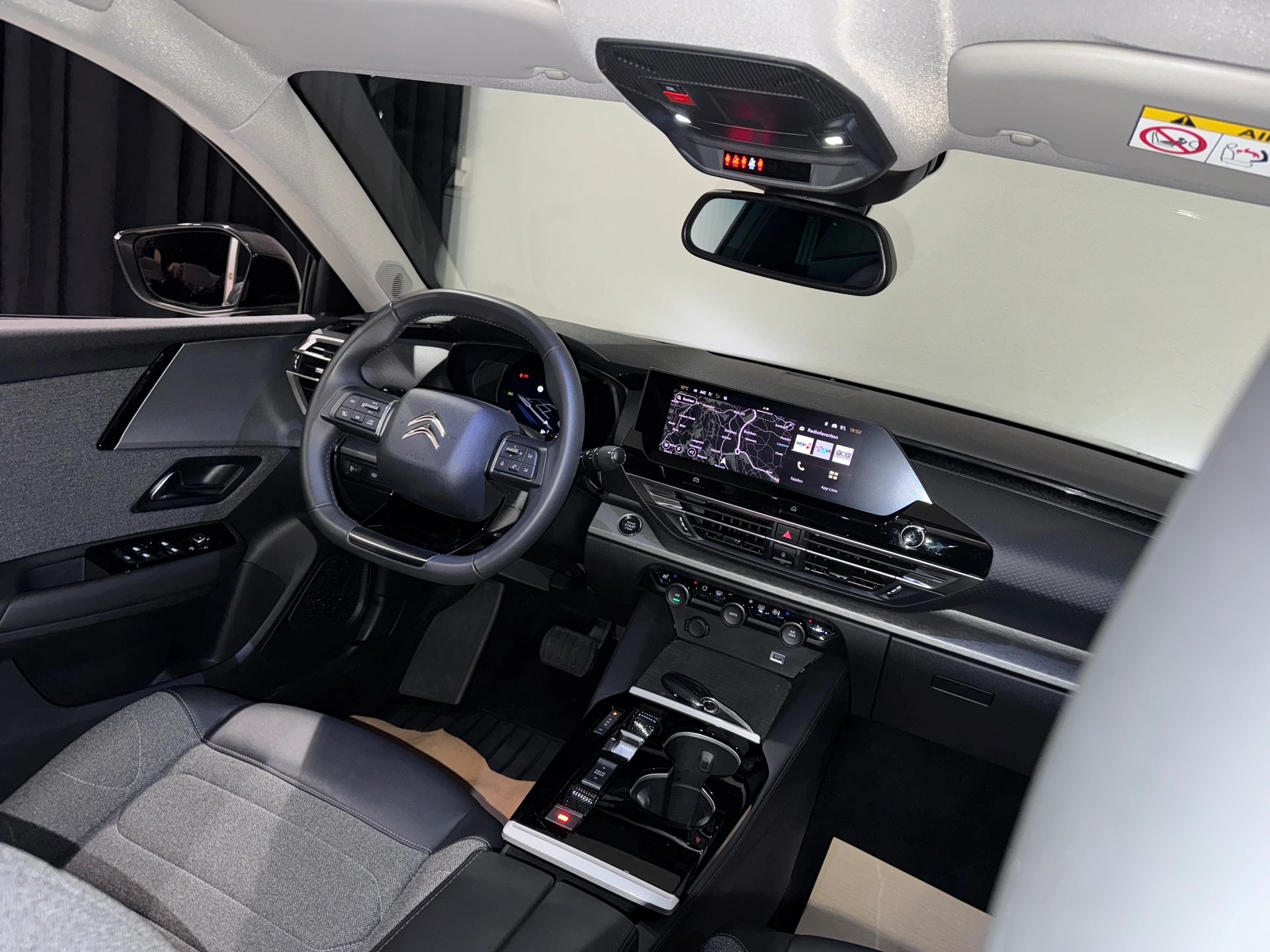 CITROEN C5 X 1.2i PureTech Feel Pack EAT8-image-13