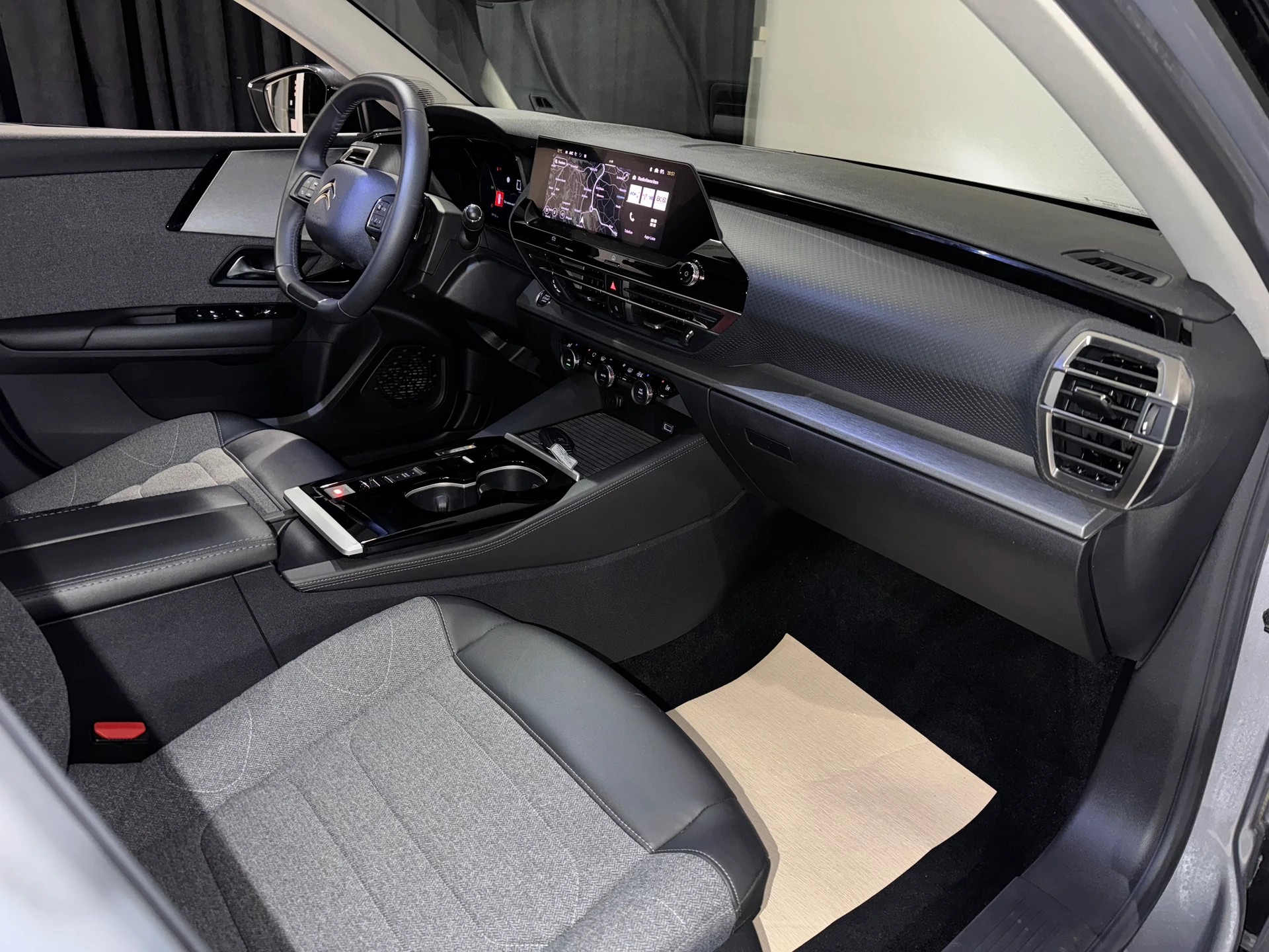 CITROEN C5 X 1.2i PureTech Feel Pack EAT8-image-10