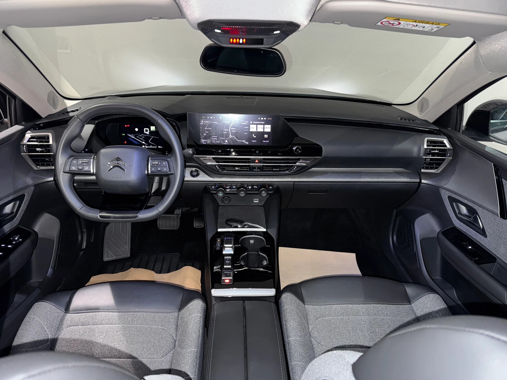 CITROEN C5 X 1.2i PureTech Feel Pack EAT8-image-11