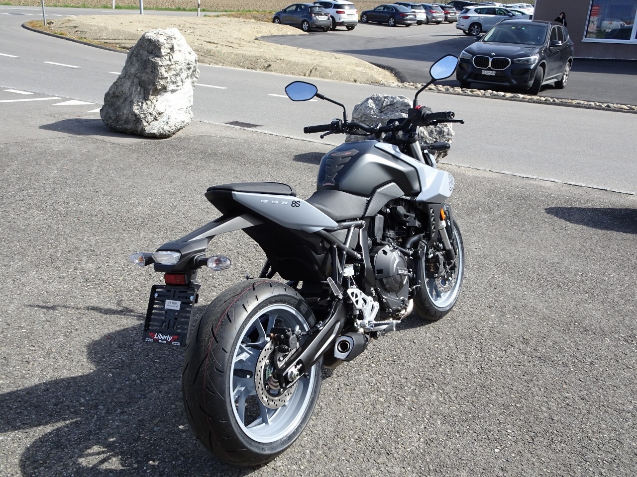 SUZUKI GSX 8 S (35kW) Action-image-4