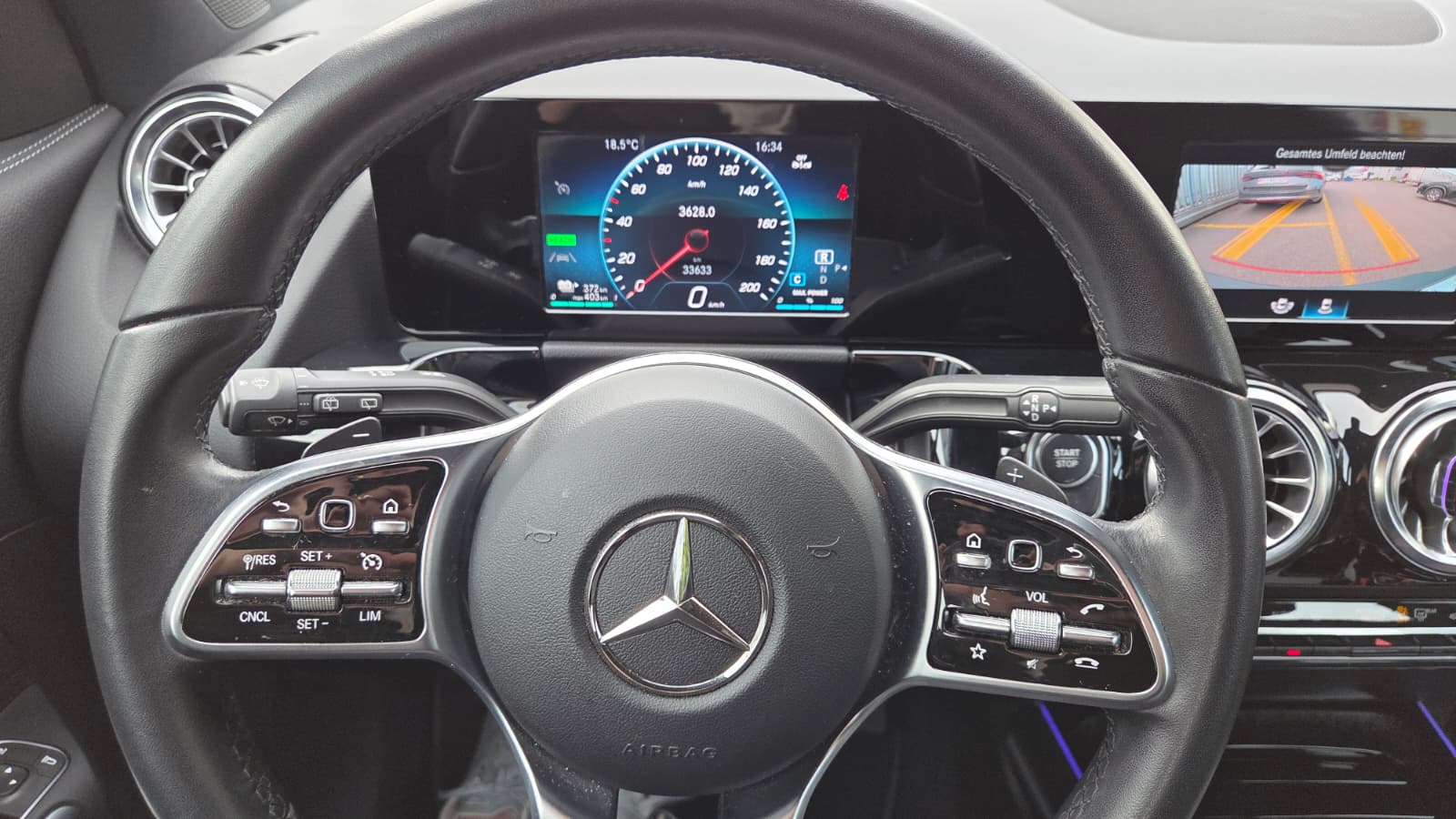 MERCEDES-BENZ EQA 300 4Matic-image-11