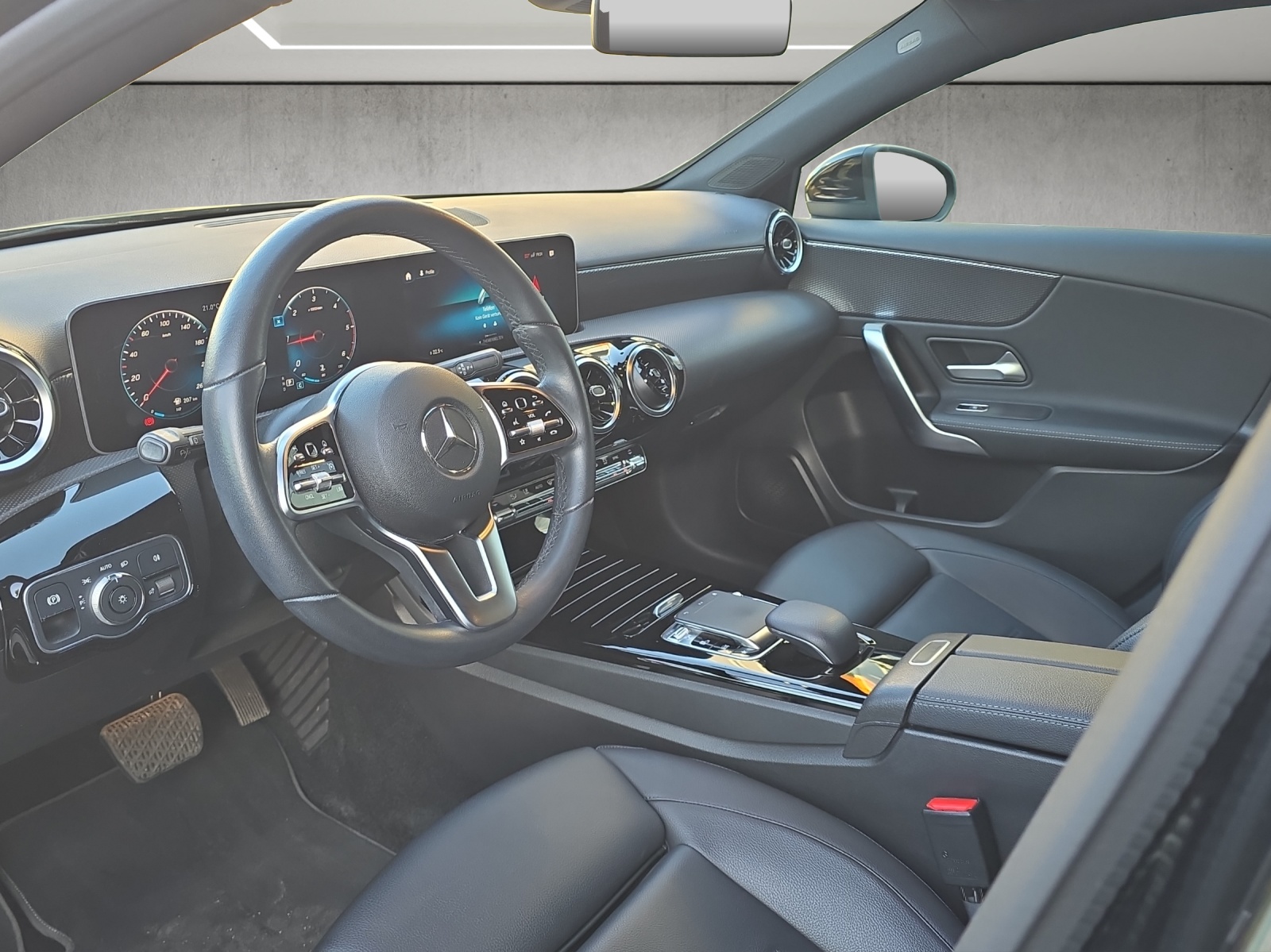 MERCEDES-BENZ A 180 d Style 7G-DCT-image-9