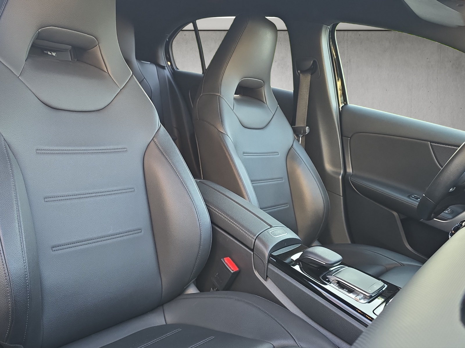 MERCEDES-BENZ A 180 d Style 7G-DCT-image-10