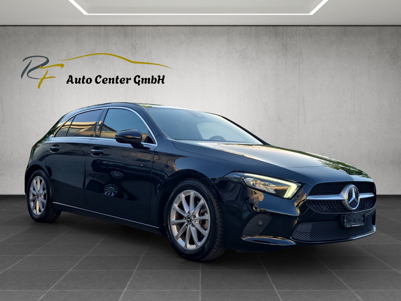 MERCEDES-BENZ A 180 d Style 7G-DCT-image-2