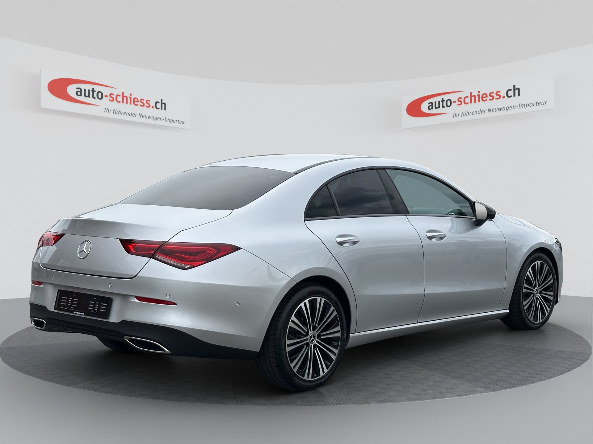 MERCEDES-BENZ CLA 180 Progressive Night 7G-DCT-image-4