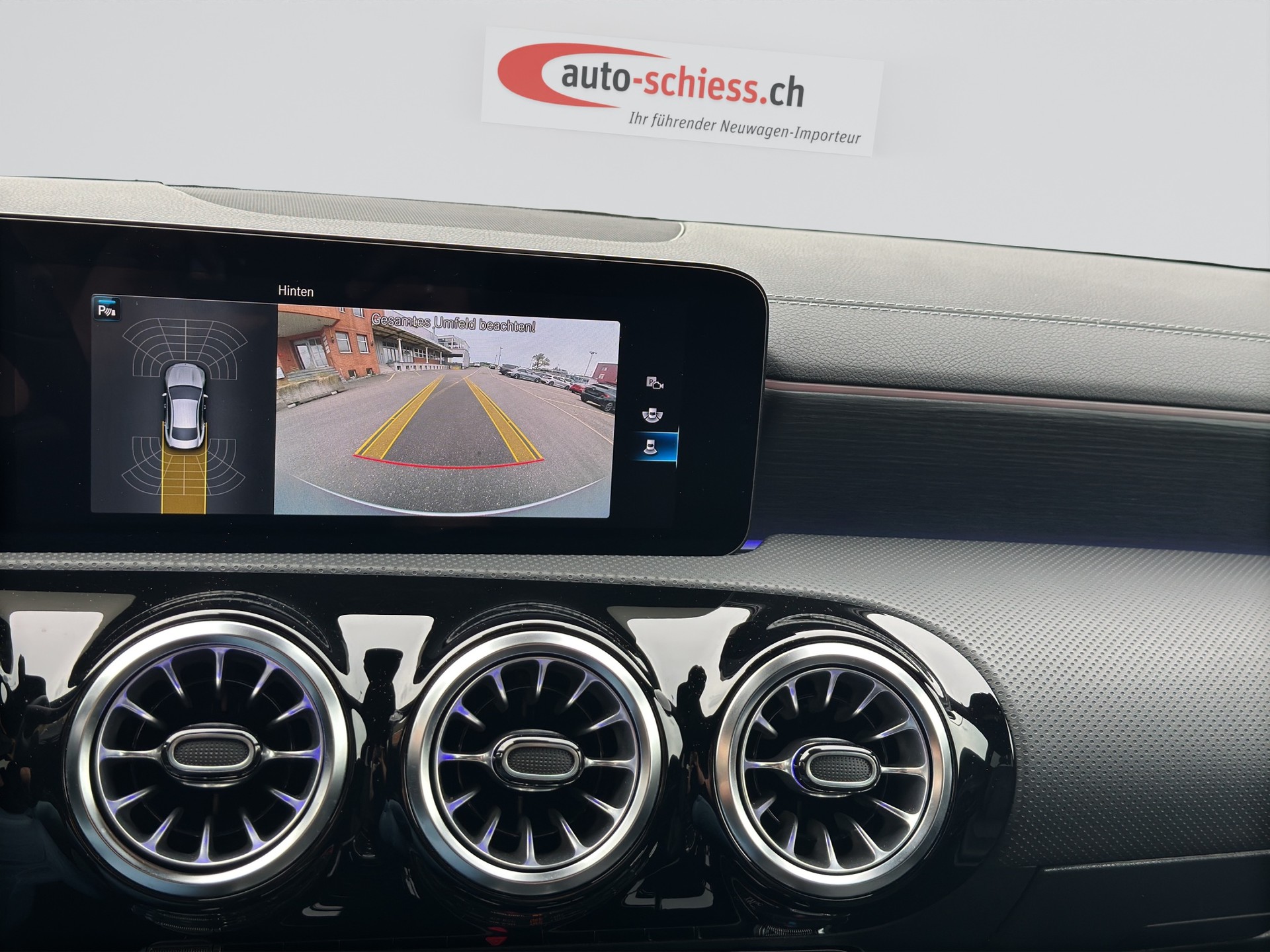 MERCEDES-BENZ CLA 180 Progressive Night 7G-DCT-image-12