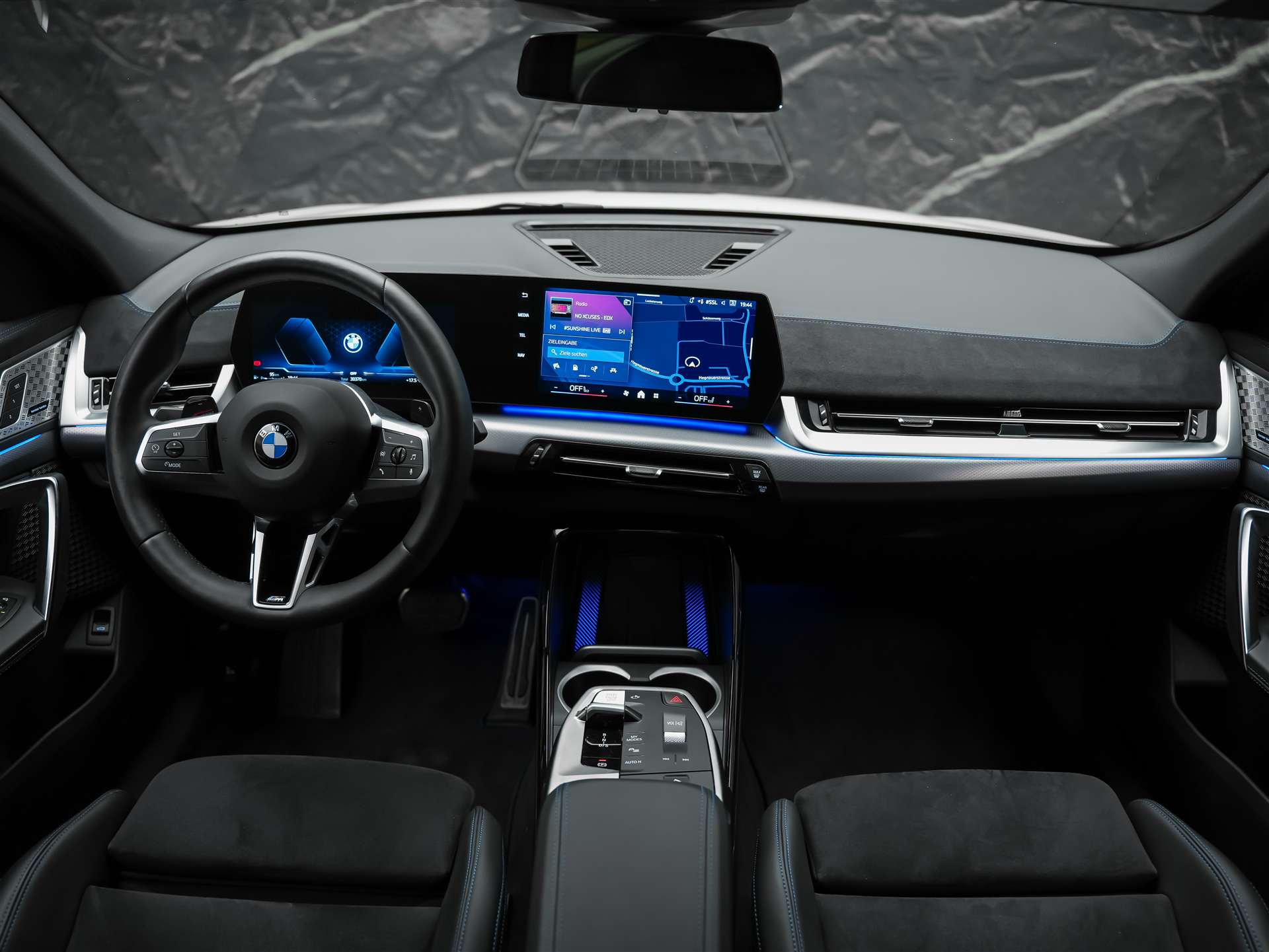 BMW X2 sDrive 20i 48V M Sport *Massagesitz*El. Sitze mit Memory*Harman/Kardon*-image-16