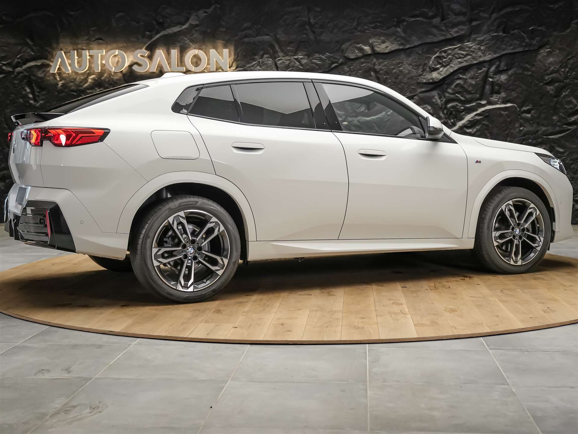BMW X2 sDrive 20i 48V M Sport *Massagesitz*El. Sitze mit Memory*Harman/Kardon*-image-4