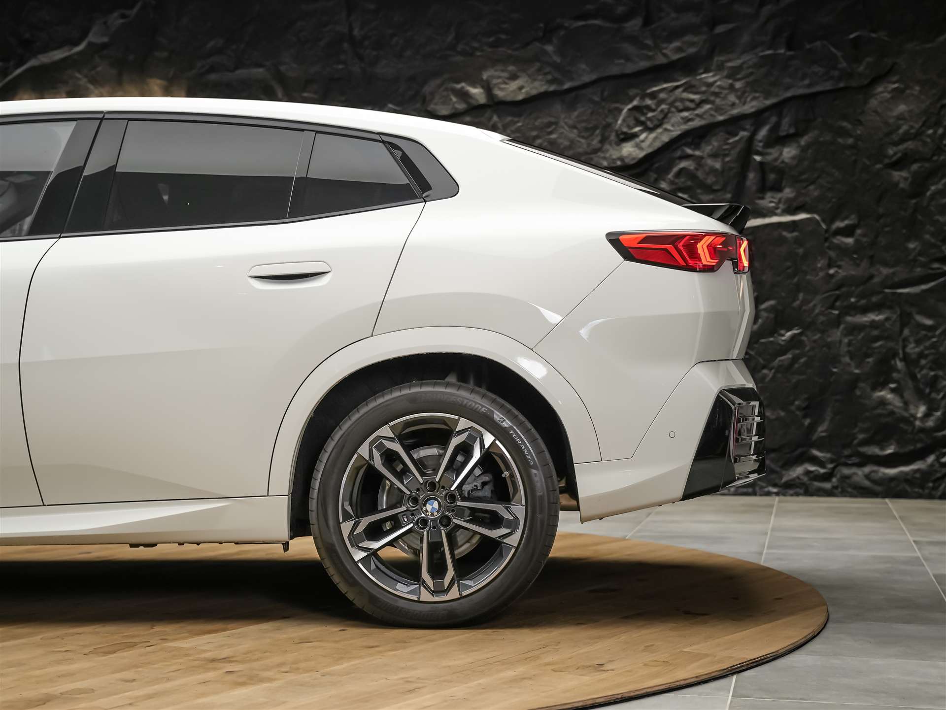 BMW X2 sDrive 20i 48V M Sport *Massagesitz*El. Sitze mit Memory*Harman/Kardon*-image-15