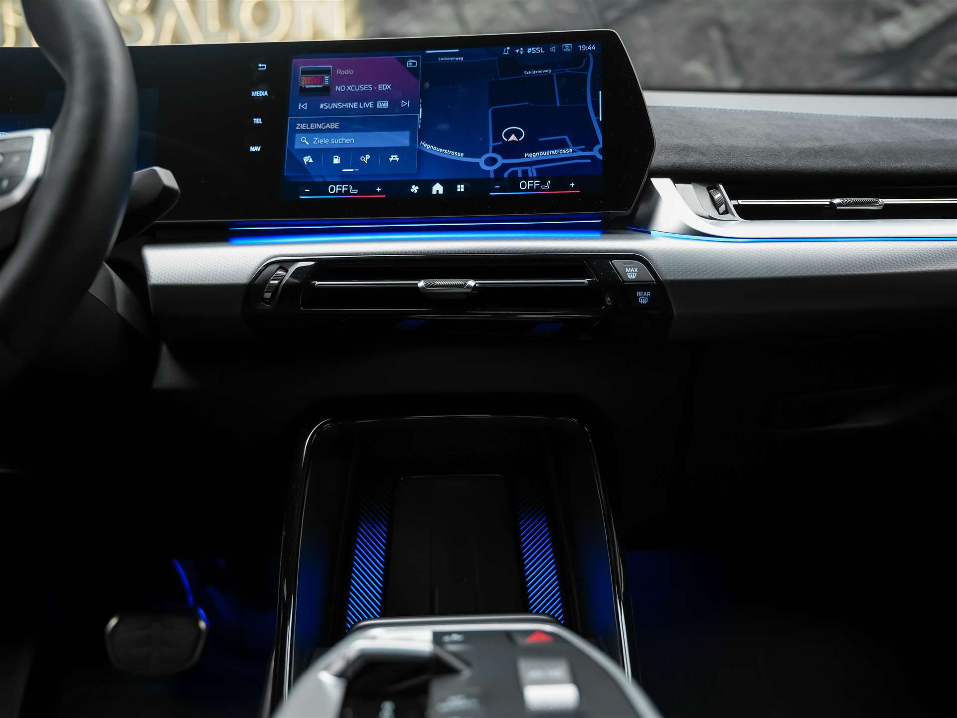 BMW X2 sDrive 20i 48V M Sport *Massagesitz*El. Sitze mit Memory*Harman/Kardon*-image-18