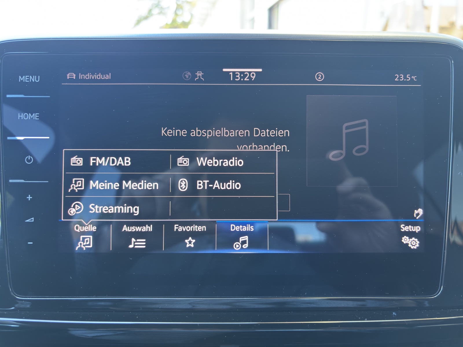 VW New T-Roc 2.0 TSI R-Line DSG 4Motion mit AHK, Standheizung & Winterräder-image-23