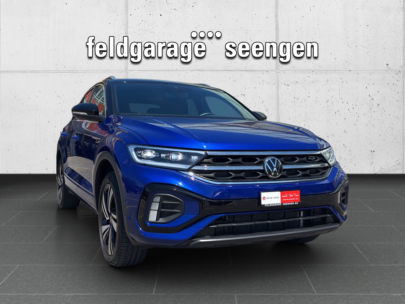 VW New T-Roc 2.0 TSI R-Line DSG 4Motion mit AHK, Standheizung & Winterräder-showroom-element-2