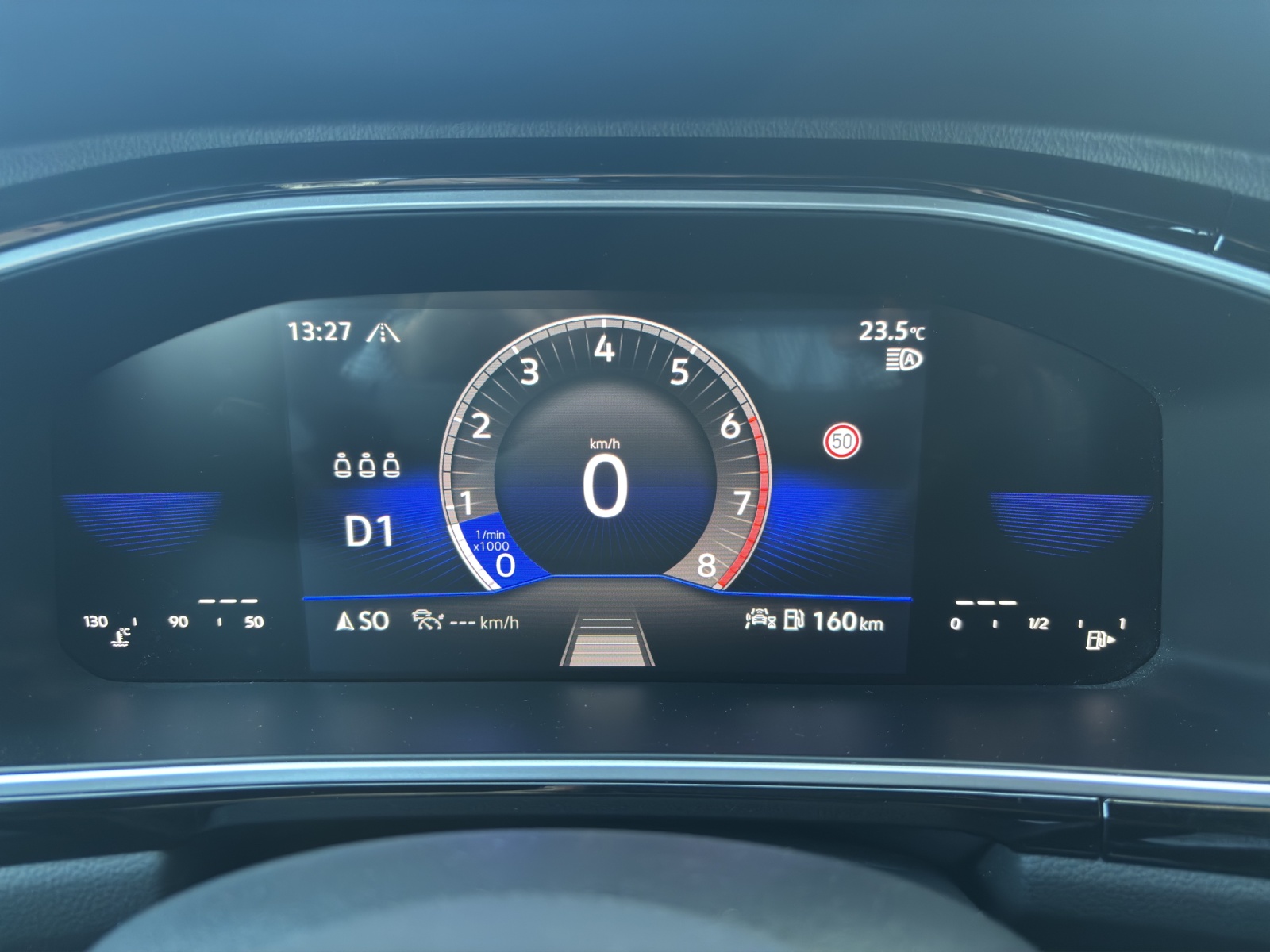 VW New T-Roc 2.0 TSI R-Line DSG 4Motion mit AHK, Standheizung & Winterräder-image-15