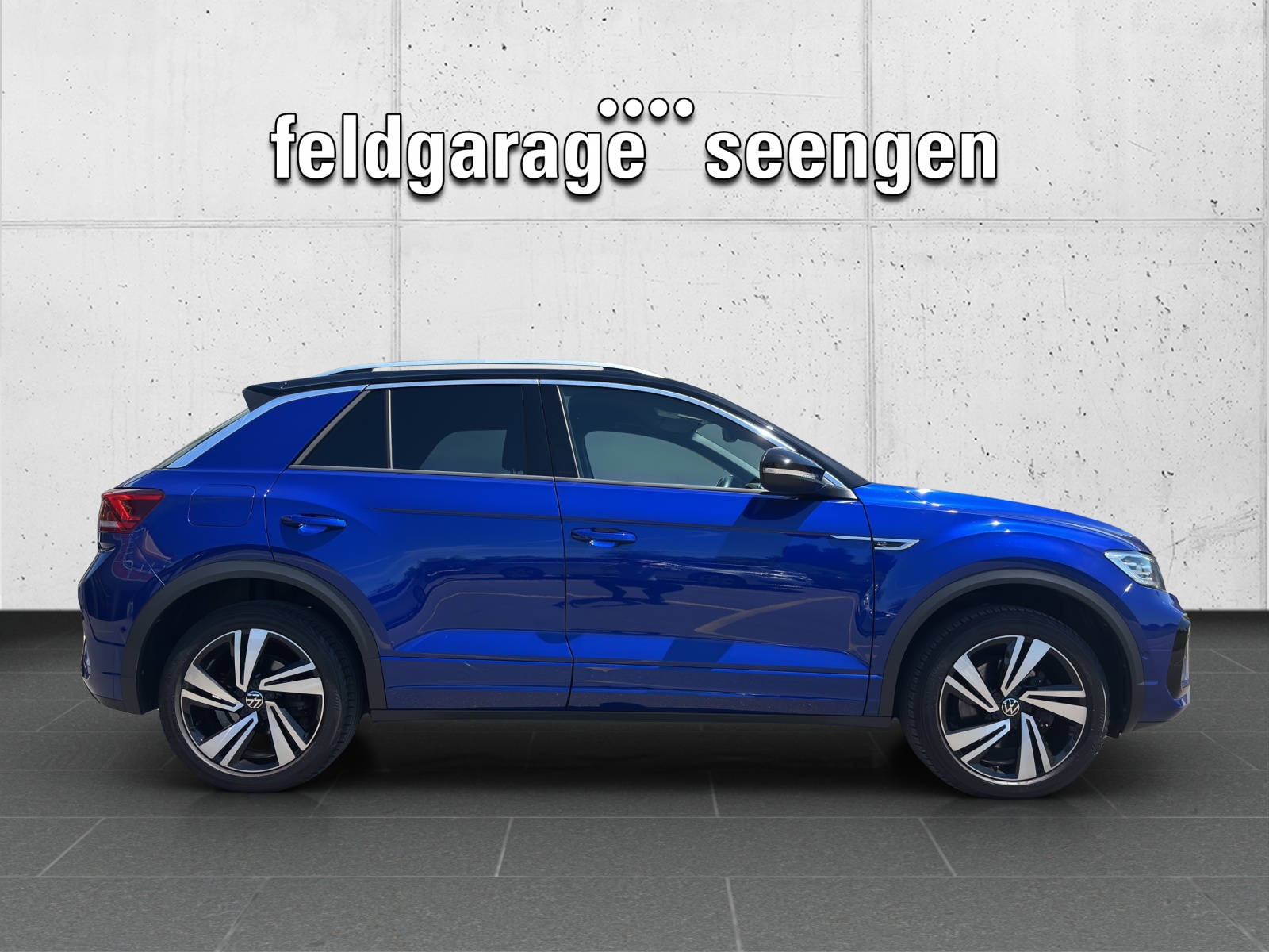 VW New T-Roc 2.0 TSI R-Line DSG 4Motion mit AHK, Standheizung & Winterräder-showroom-element-3