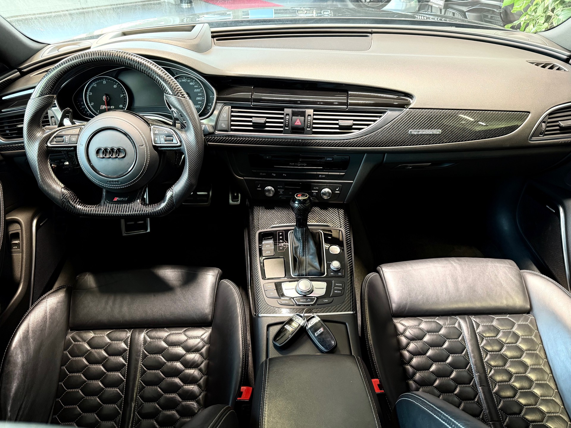 AUDI RS6 Avant 4.0 TFSI V8 quattro Tiptronic-image-16