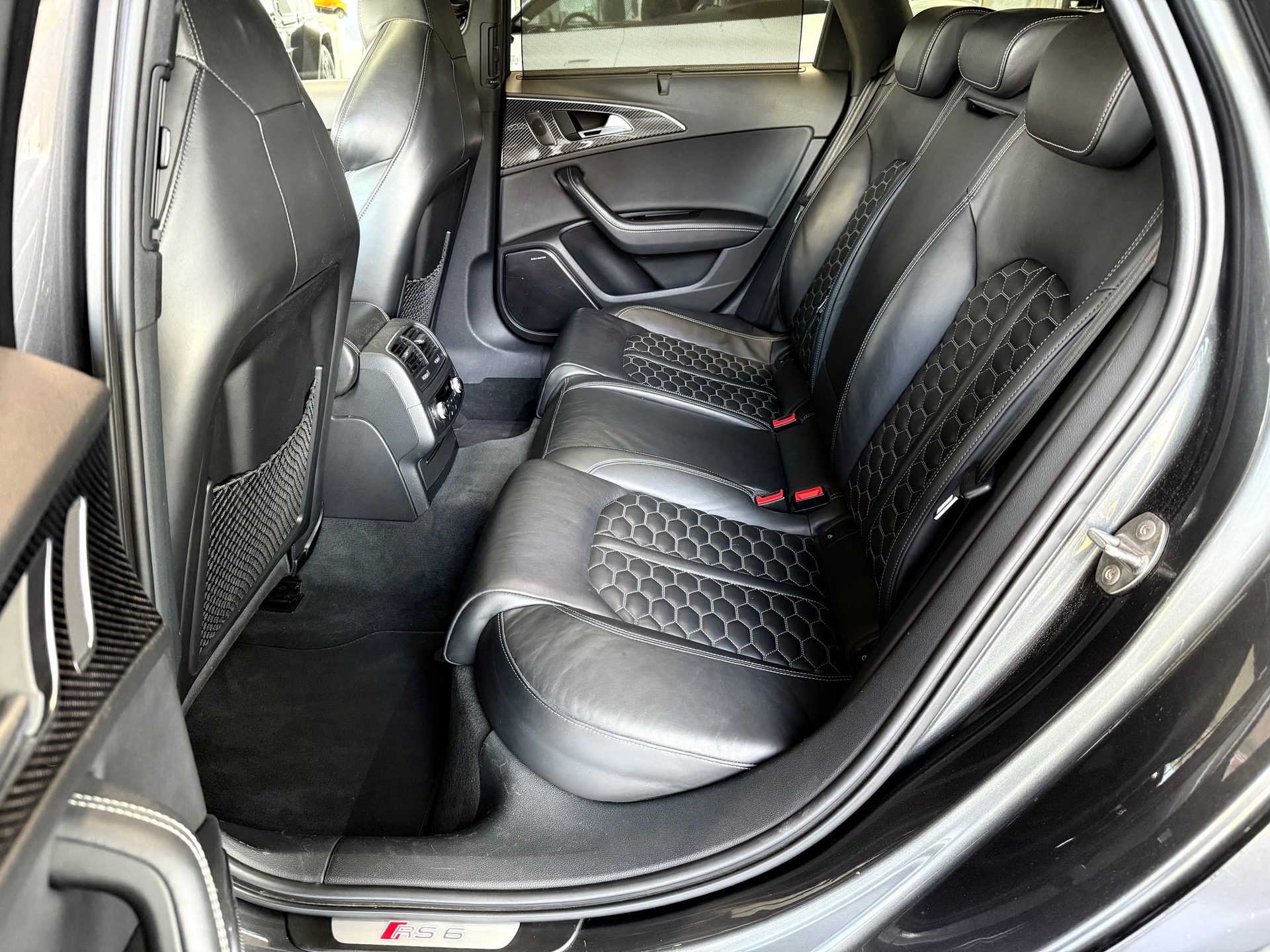 AUDI RS6 Avant 4.0 TFSI V8 quattro Tiptronic-image-14