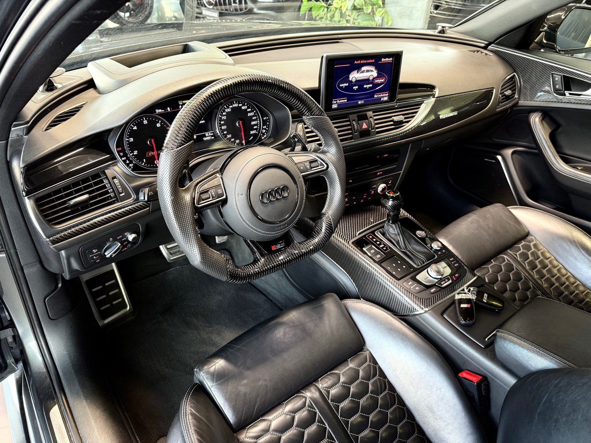 AUDI RS6 Avant 4.0 TFSI V8 quattro Tiptronic-image-11