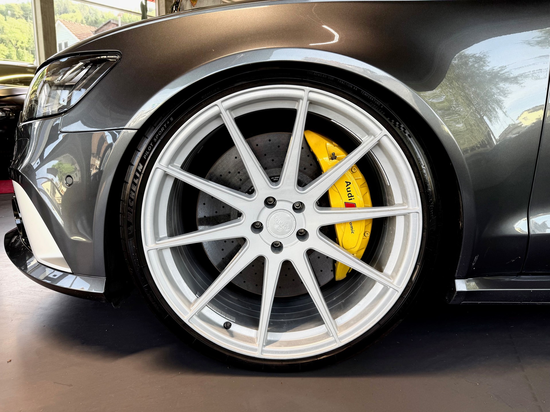 AUDI RS6 Avant 4.0 TFSI V8 quattro Tiptronic-showroom-element-3