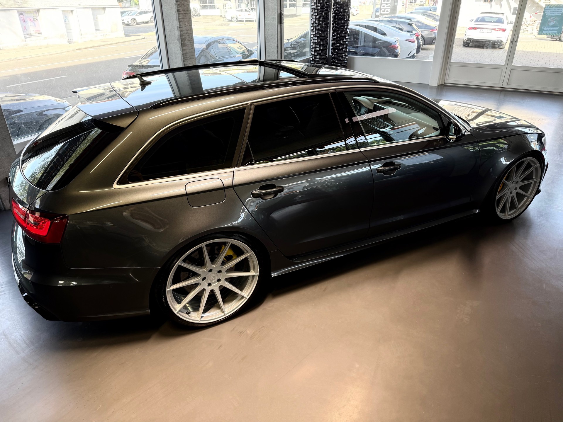 AUDI RS6 Avant 4.0 TFSI V8 quattro Tiptronic-image-5