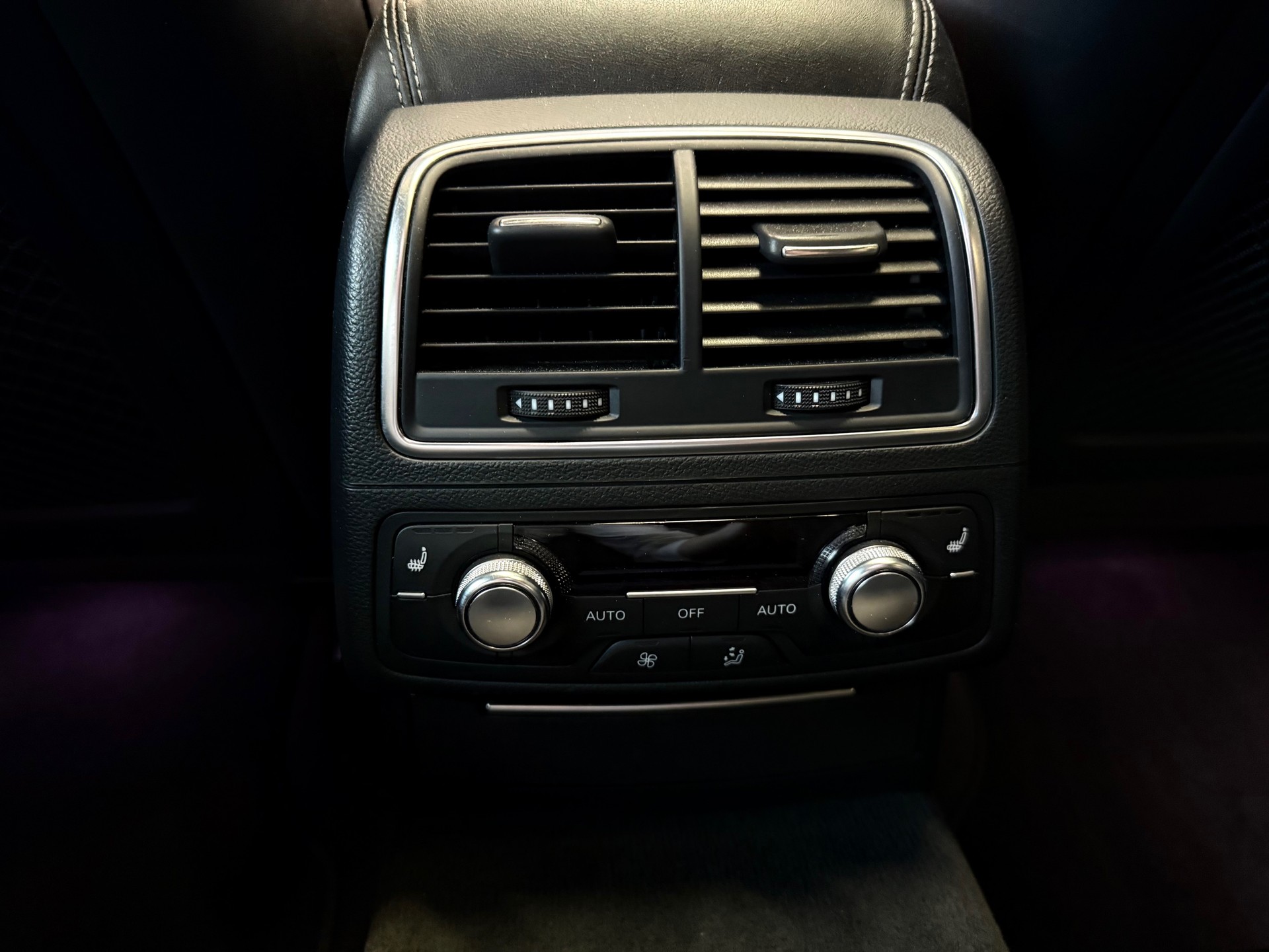 AUDI RS6 Avant 4.0 TFSI V8 quattro Tiptronic-image-18
