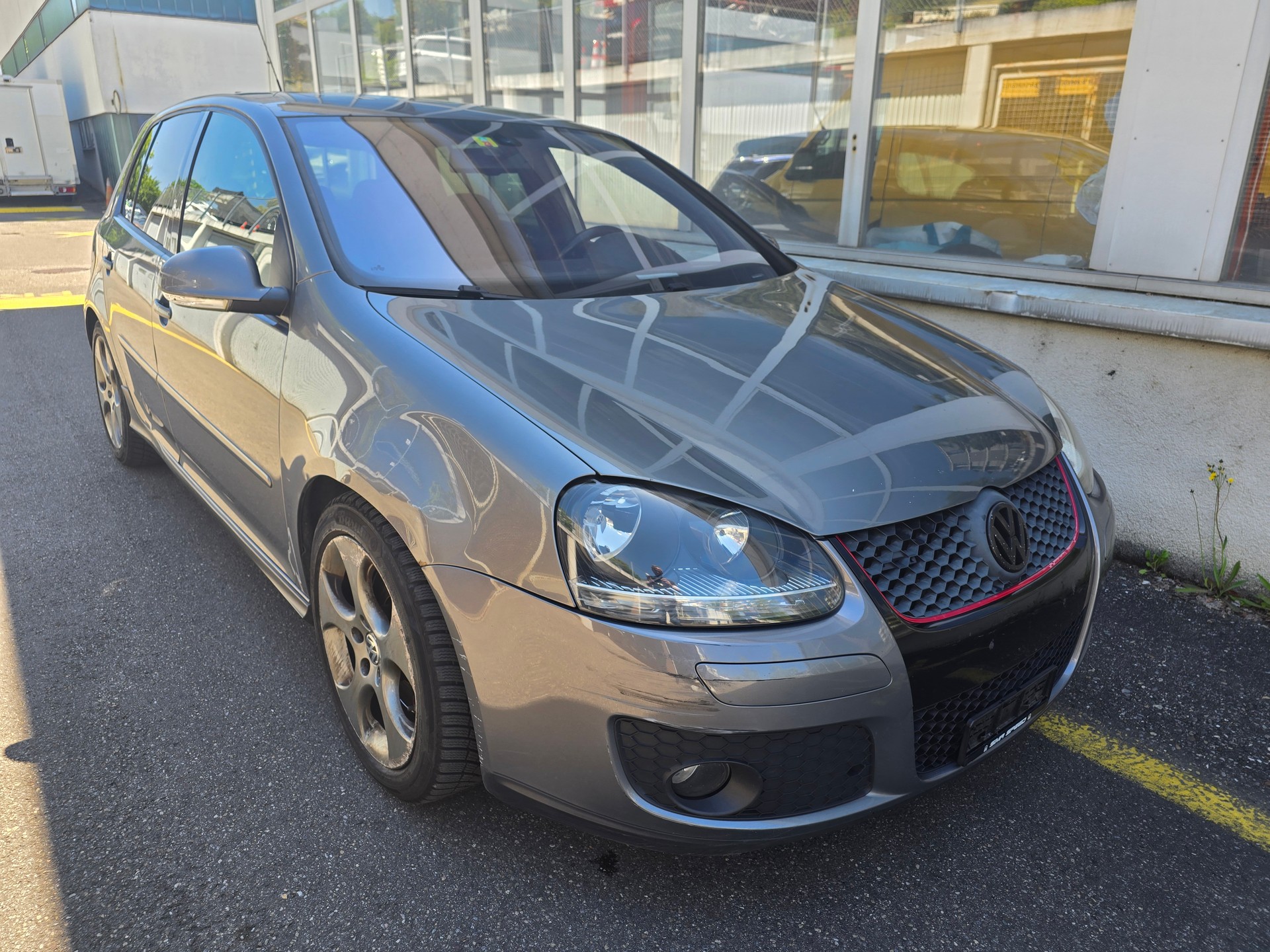 VW Golf 2.0 TFSI GTI-showroom-element-1