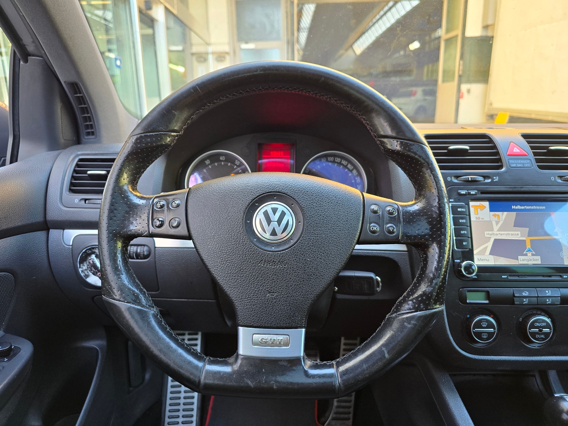 VW Golf 2.0 TFSI GTI-image-16