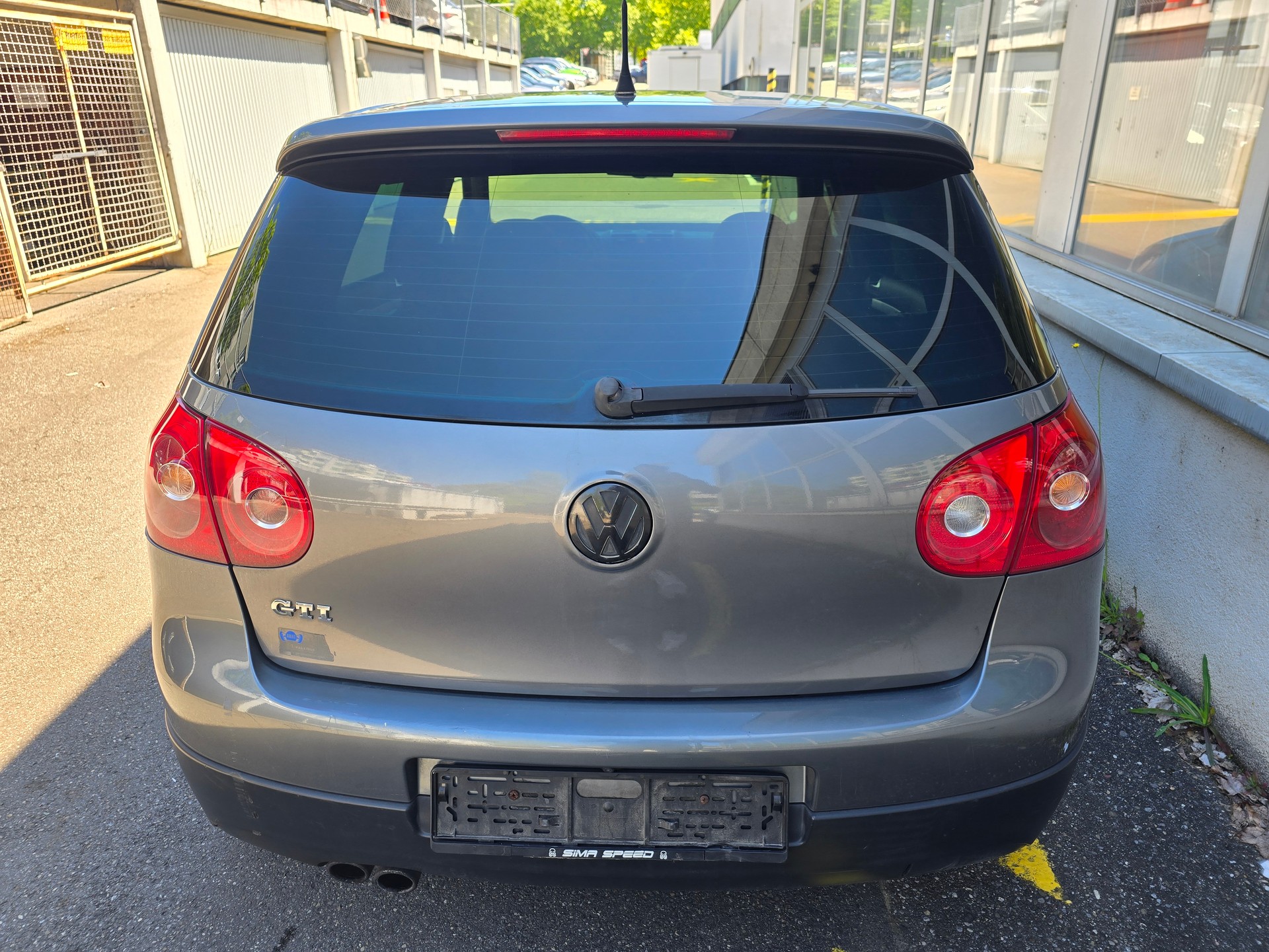 VW Golf 2.0 TFSI GTI-showroom-element-3