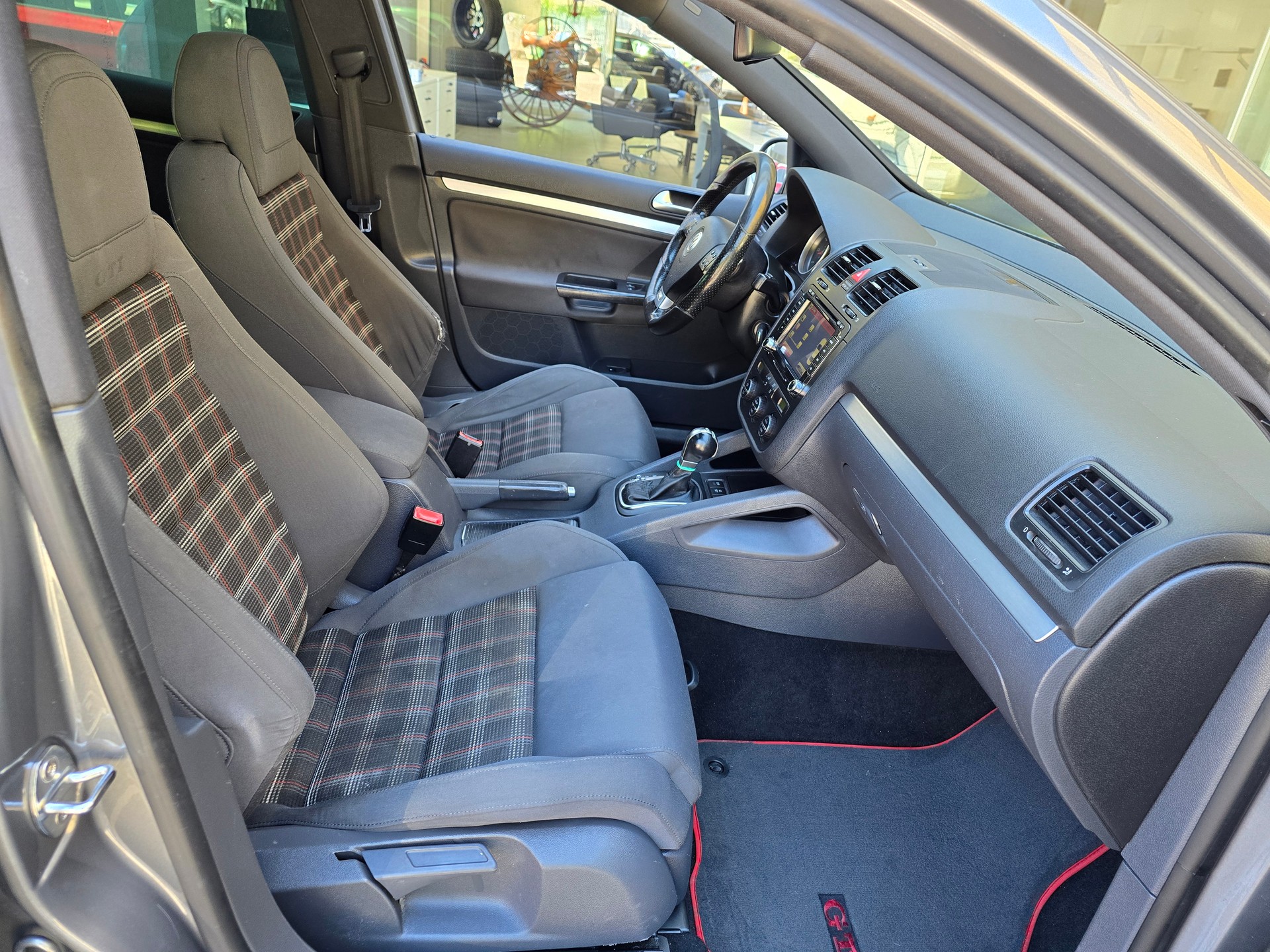 VW Golf 2.0 TFSI GTI-image-17