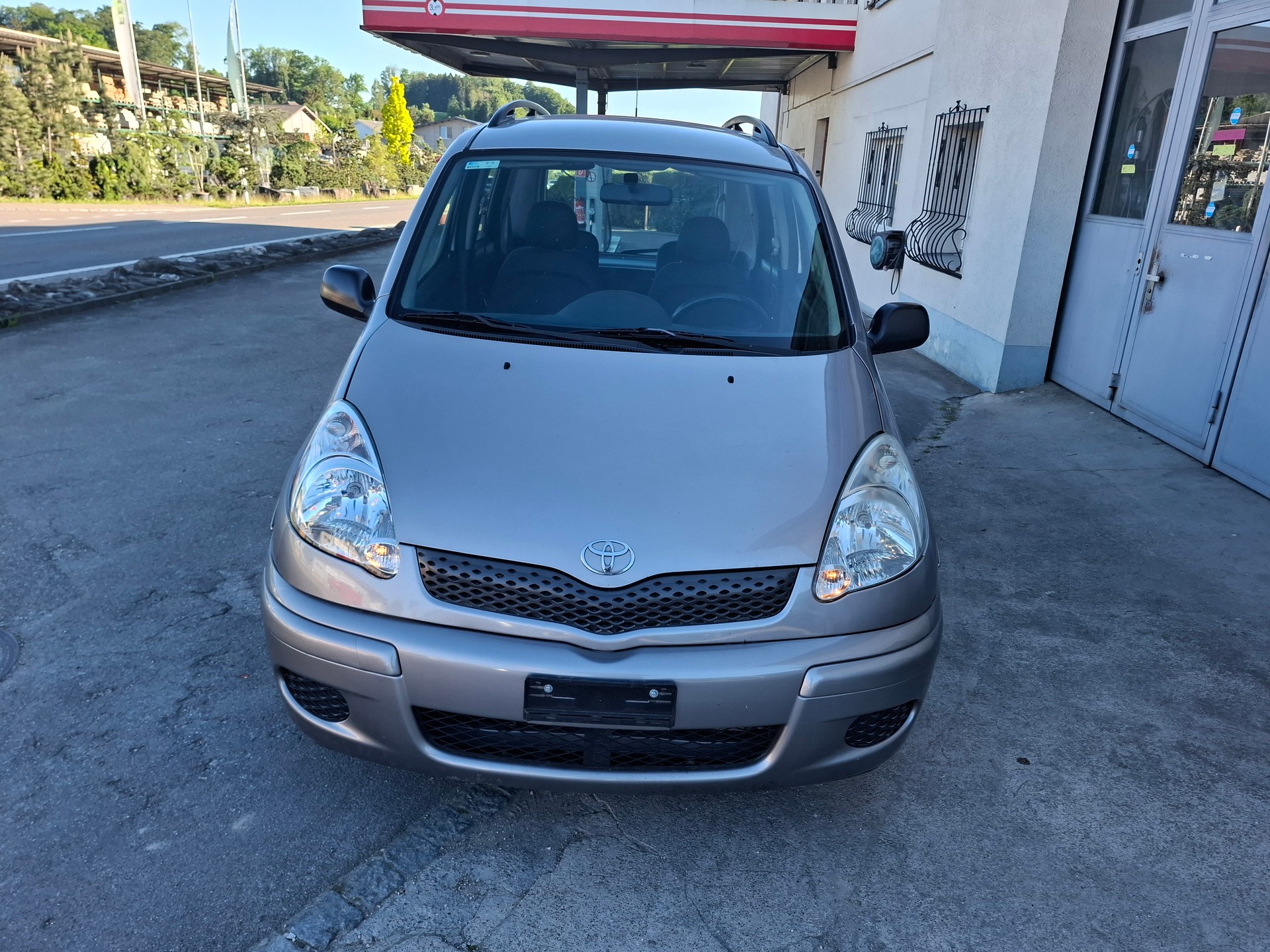 TOYOTA Yaris Verso 1.3 Linea Sol-image-2