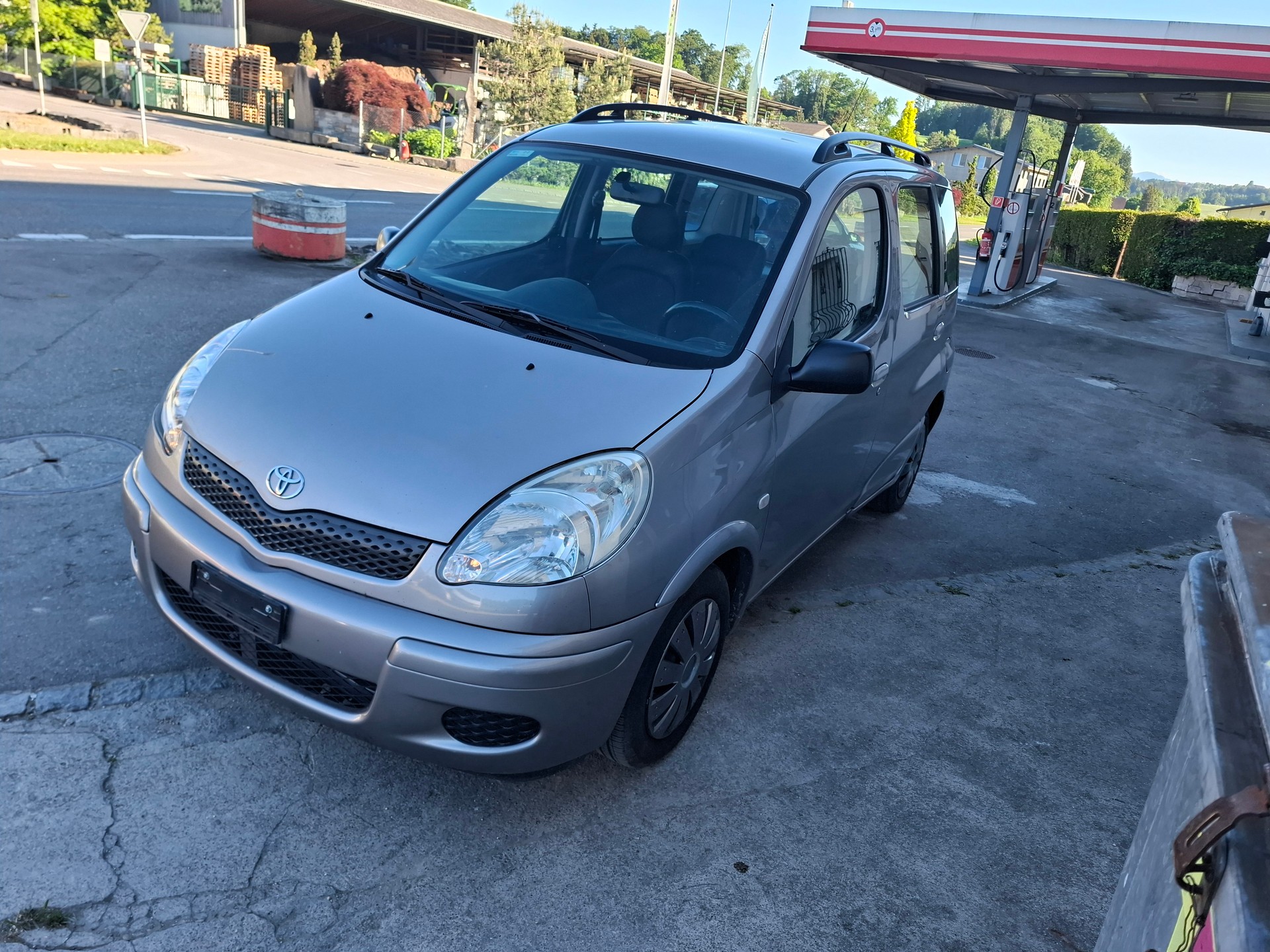 TOYOTA Yaris Verso 1.3 Linea Sol-image-3
