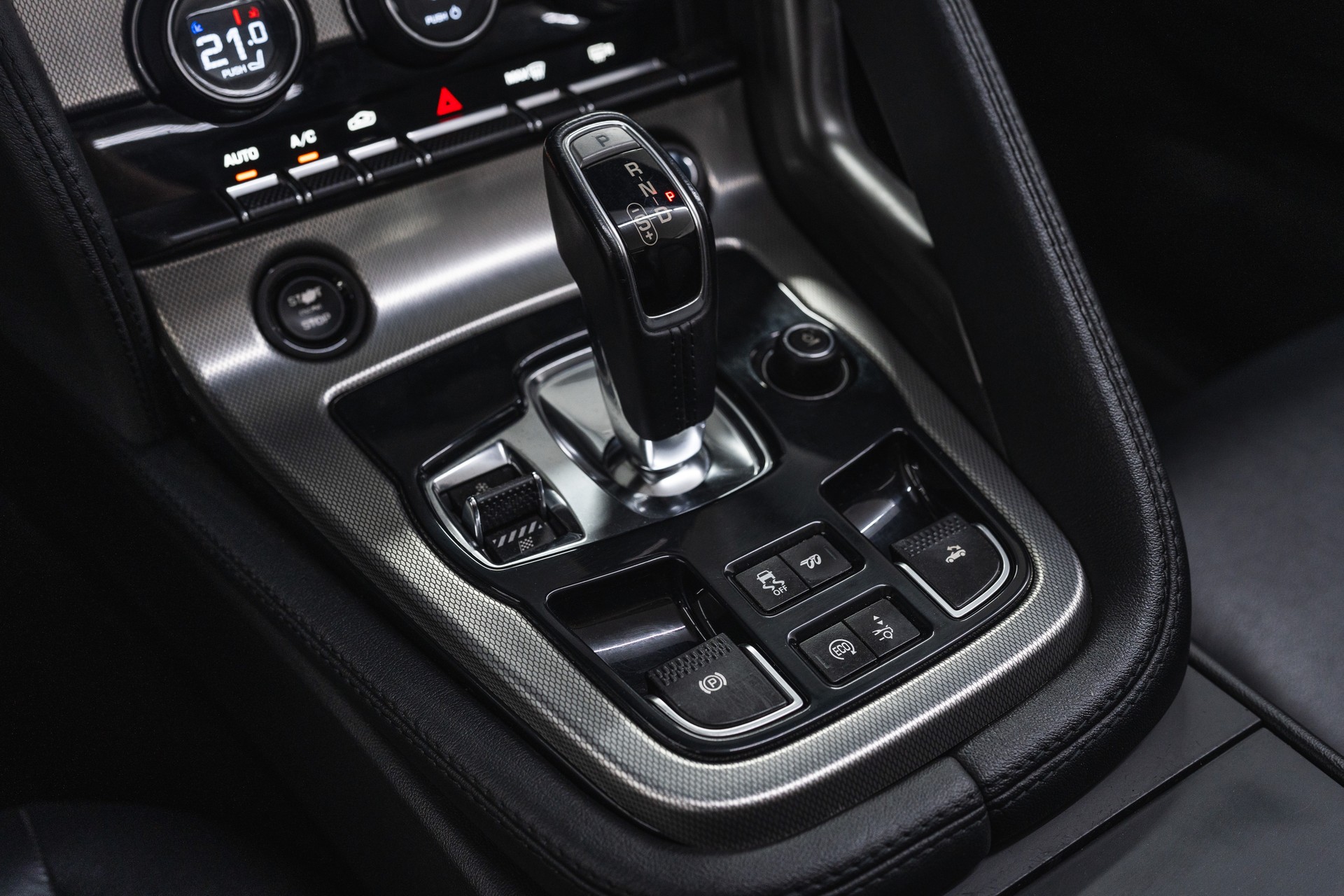 JAGUAR F-Type Convertible 3.0 V6 S/C-image-15