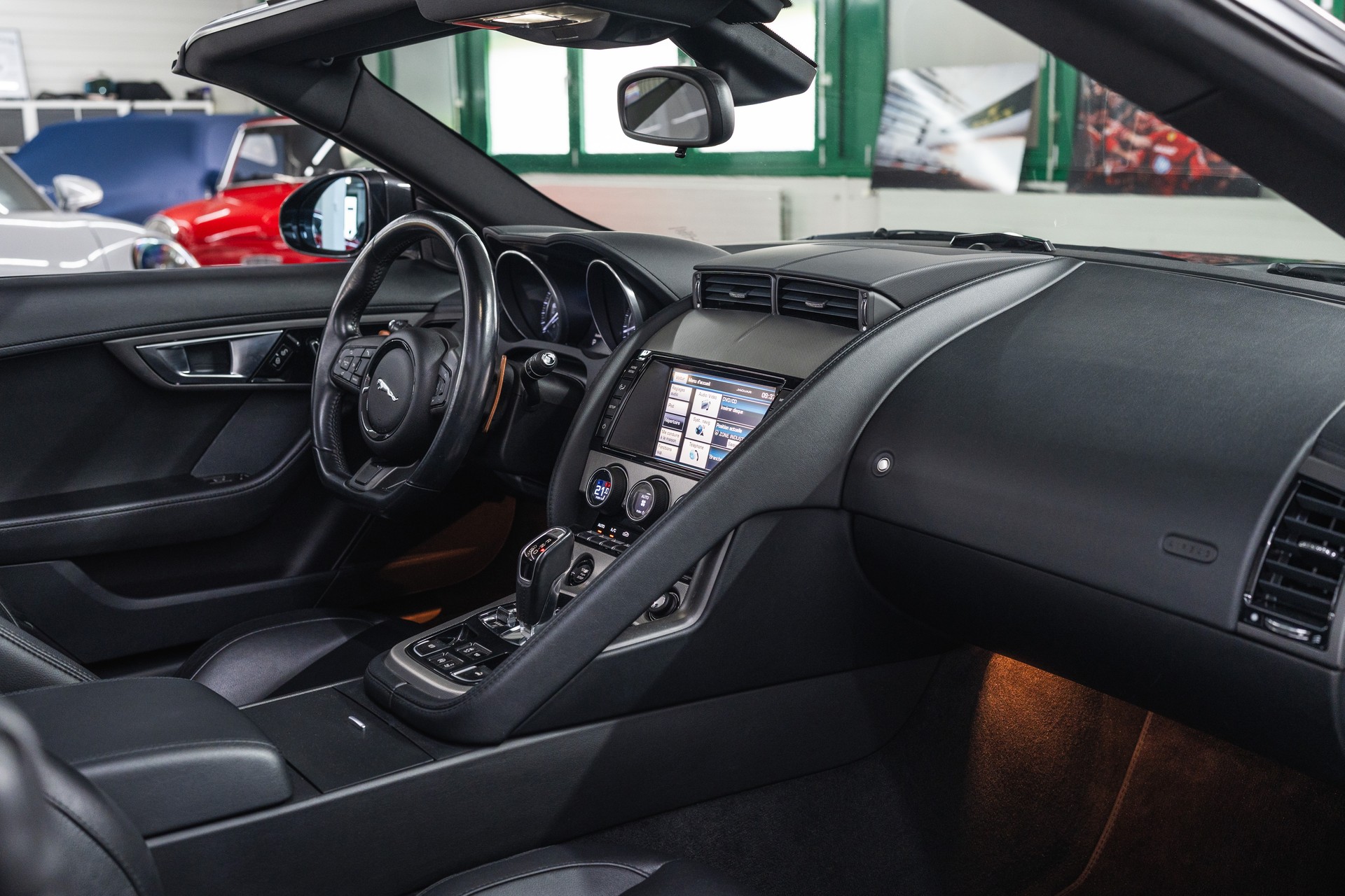 JAGUAR F-Type Convertible 3.0 V6 S/C-image-12