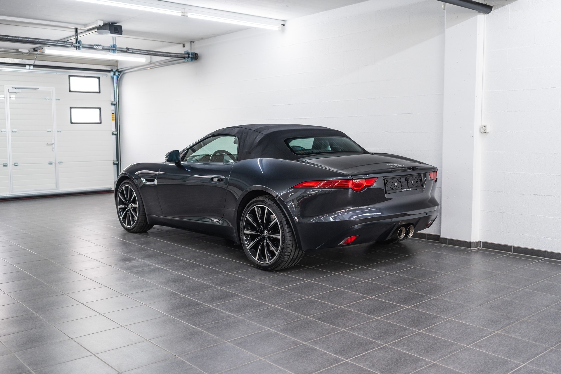 JAGUAR F-Type Convertible 3.0 V6 S/C-image-7