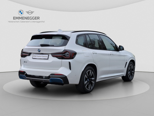 BMW iX3 Inspiring-showroom-element-3