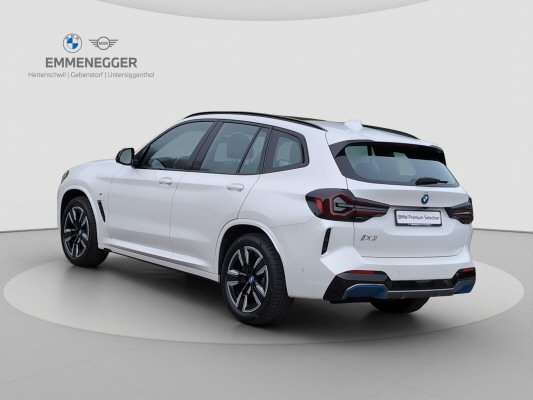 BMW iX3 Inspiring-image-5