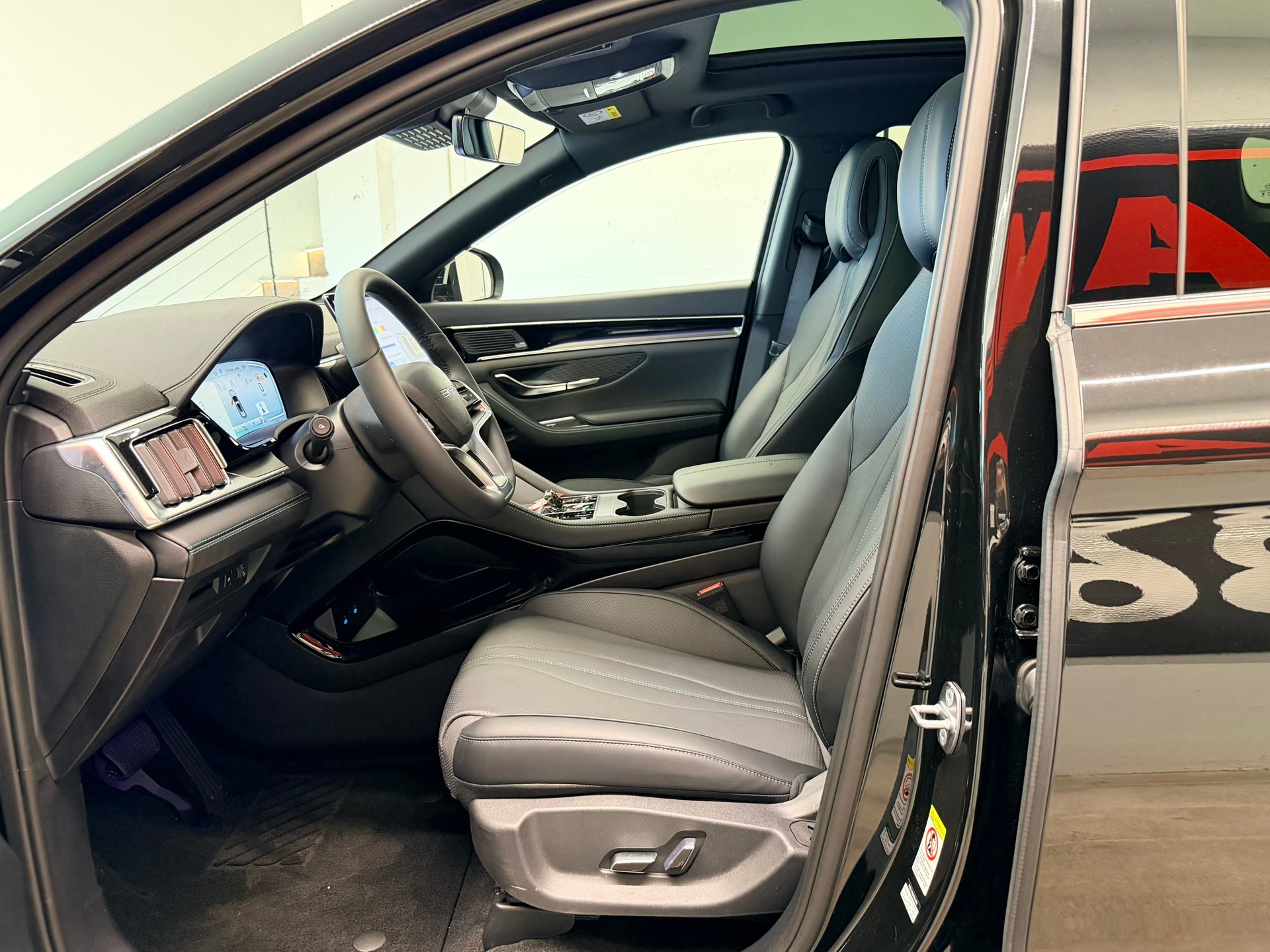BYD Seal U DM-i Design AWD-image-13