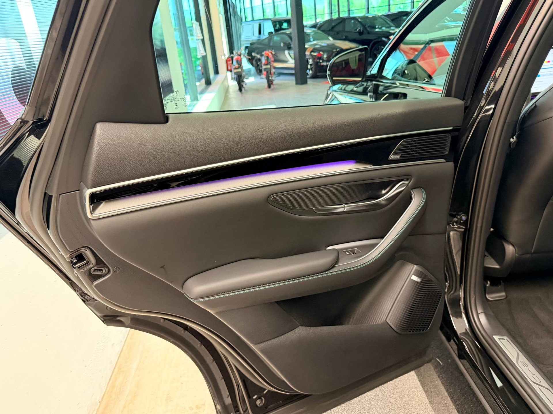 BYD Seal U DM-i Design AWD-image-17