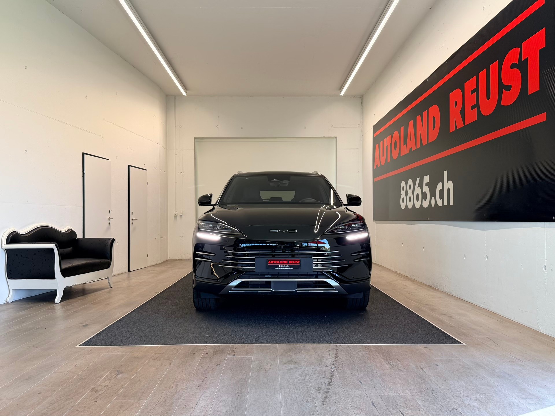 BYD Seal U DM-i Design AWD-showroom-element-1