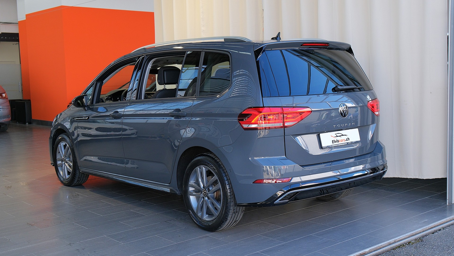 VW Touran 1.5 TSI EVO Comfortline United R Line DSG-image-12