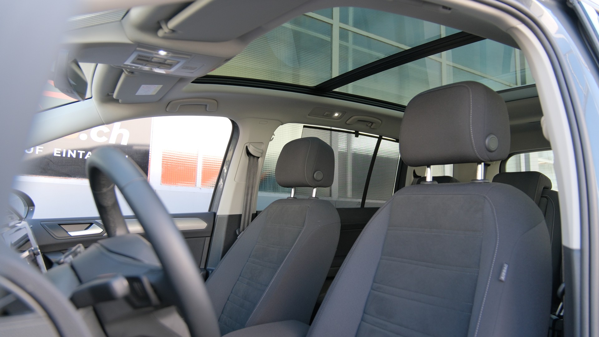 VW Touran 1.5 TSI EVO Comfortline United R Line DSG-showroom-element-3