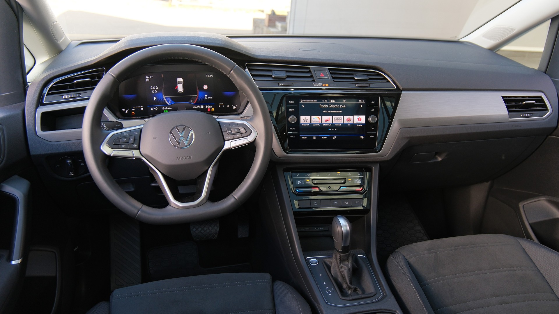 VW Touran 1.5 TSI EVO Comfortline United R Line DSG-image-15