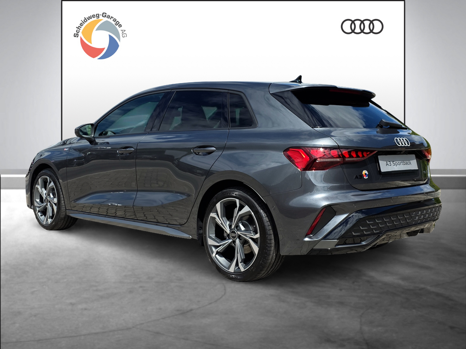 AUDI A3 Sportback TFSI 150 kW quattro S line S tronic-image-12