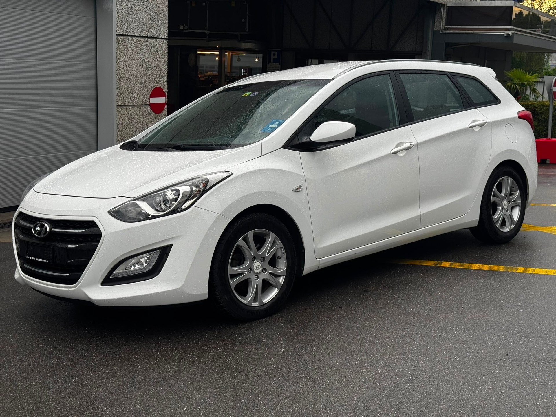 HYUNDAI i30 Wagon 1.6 CRDi Origo-image-1
