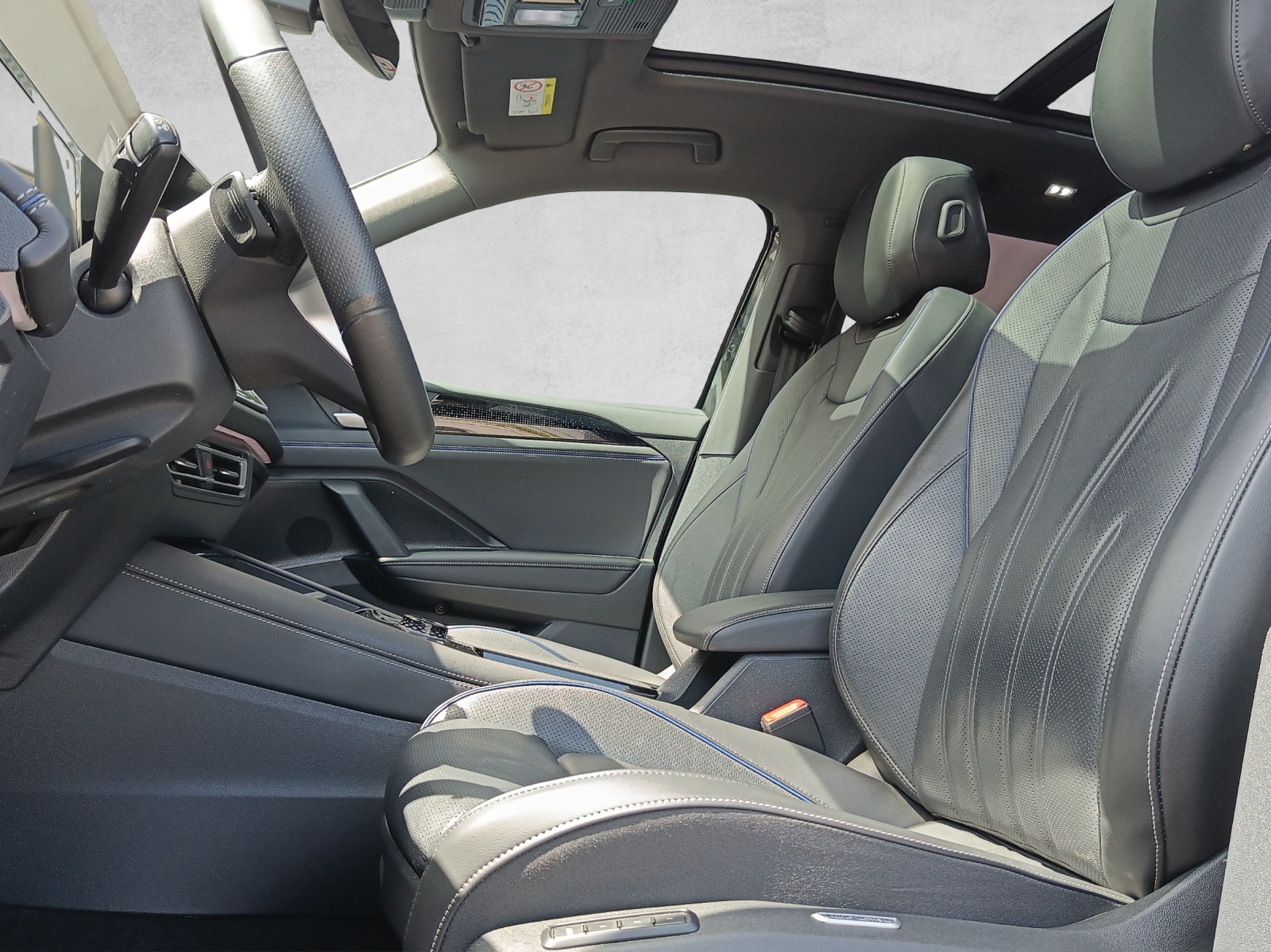 VW Tiguan 2.0 TSI R-Line Black Style 4motion*5J Garantie*8-Fach Räder*Standheizung*-image-8
