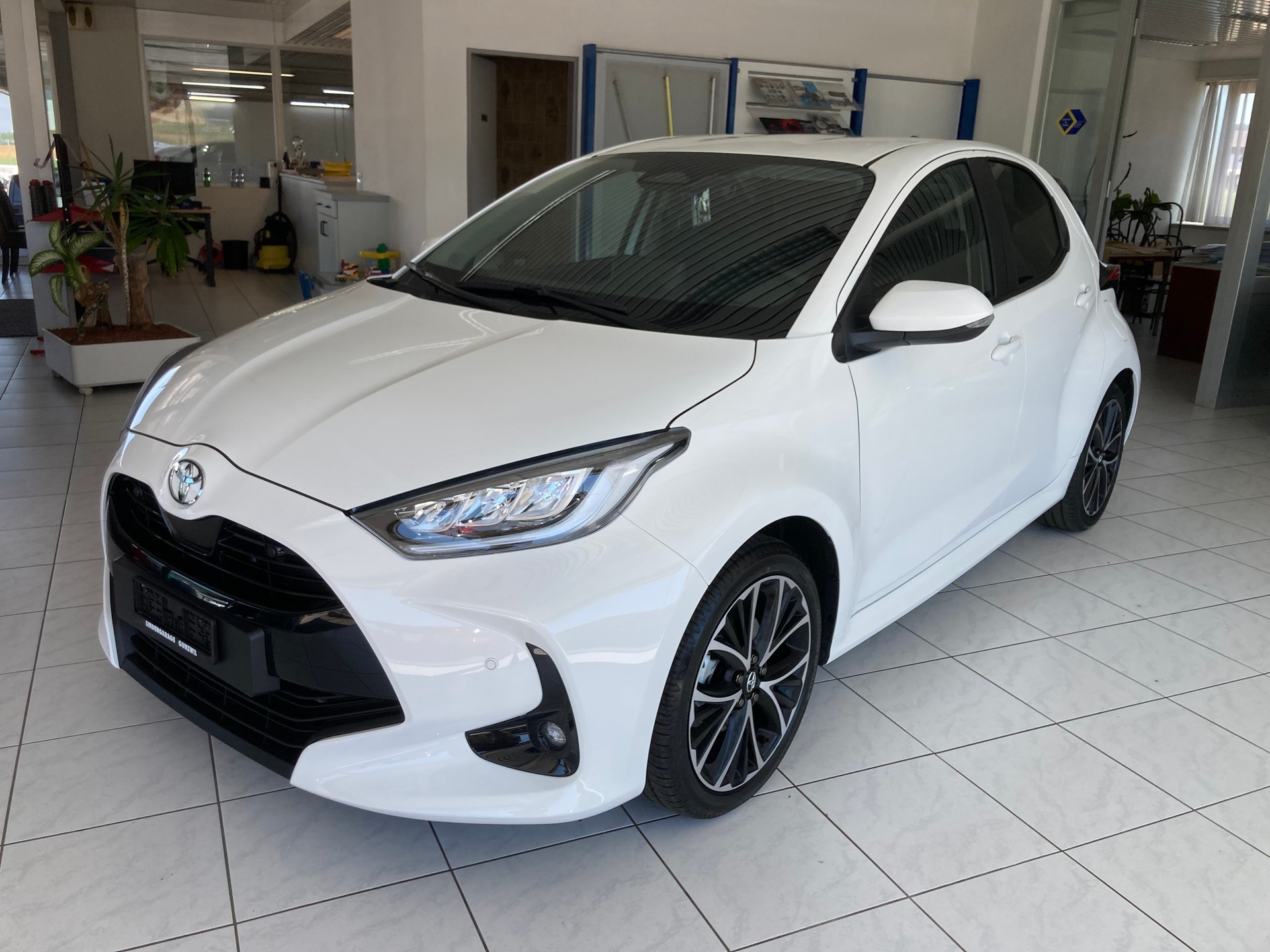 TOYOTA Yaris 1.5 Trend e-CVT